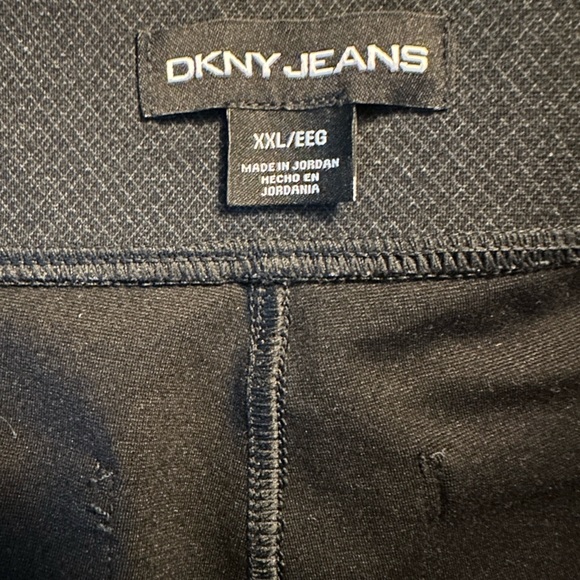 DKNY Jeans - Picture 4 of 6
